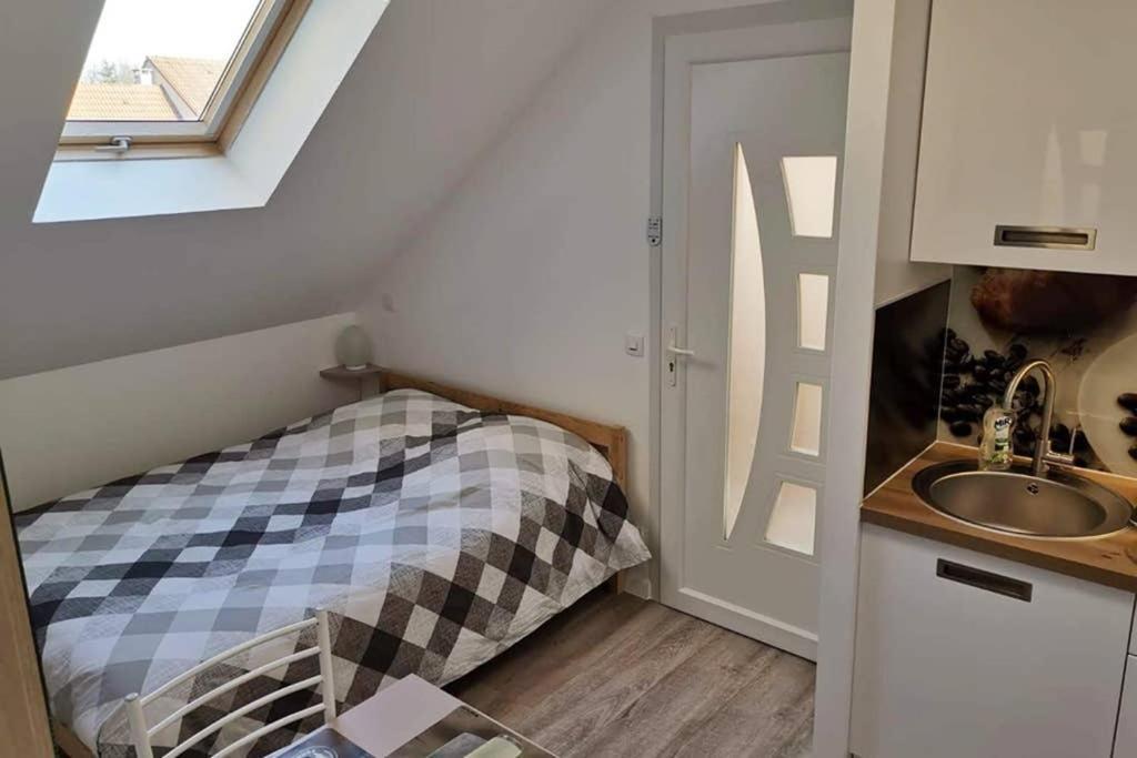 Studio Cosy Douillet Et Fonctionnel Apartment Savigny-le-Temple Exterior photo