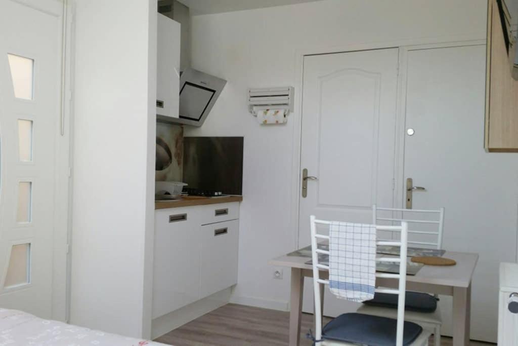 Studio Cosy Douillet Et Fonctionnel Apartment Savigny-le-Temple Exterior photo